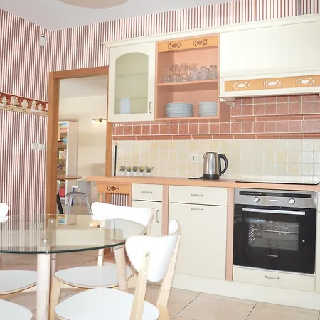 4 Pers Avec Terrasse, Piscine Et Jardin Privatif - - Fr-1-225c-61 Apartment *